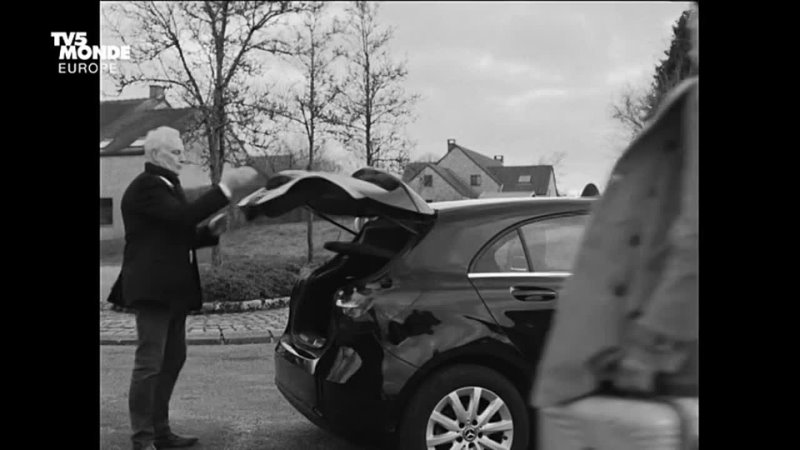 Хлюп Squish (Xavier Seron) [2020, Бельгия, комедия, чёрный юмор, короткий метр]