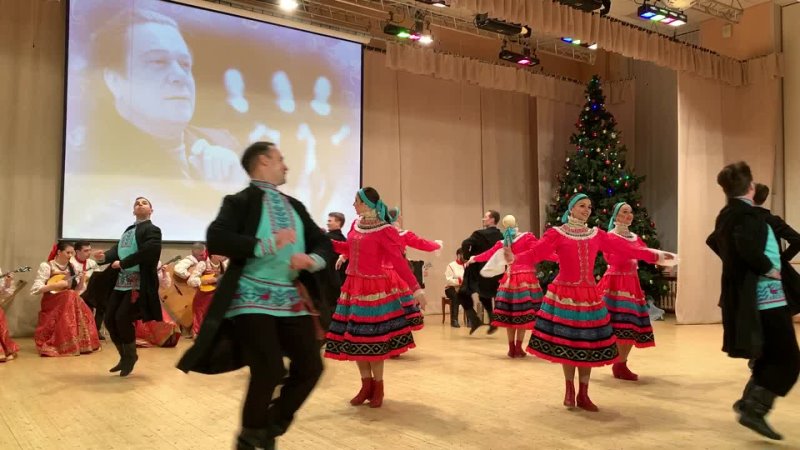 В Архангельске показали, как танцевать Шенкурские