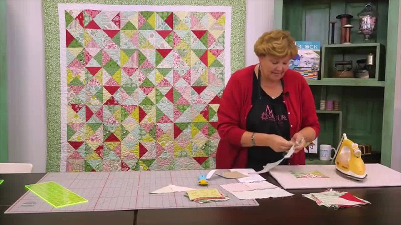 Make a Super Easy Hourglass Quilt with Jenny Doan of Missouri Star! (Video Tutorial)