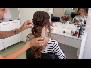 Beautiful messy bun hairstyle tutorial