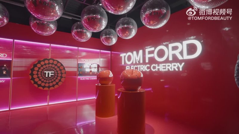 Вечеринка Tom Ford Cherry Collection