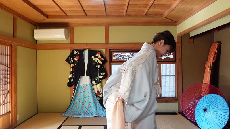 Wearing a KIMONO ｜By a traditional Japanese dancer