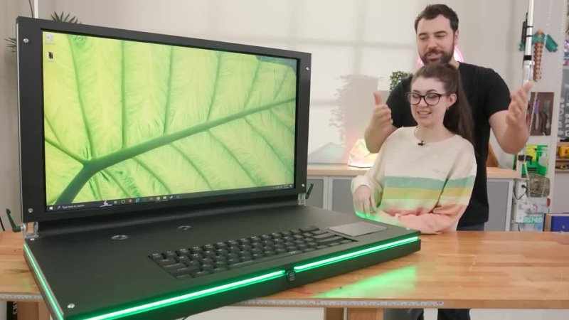 DIY World’s Biggest Laptop