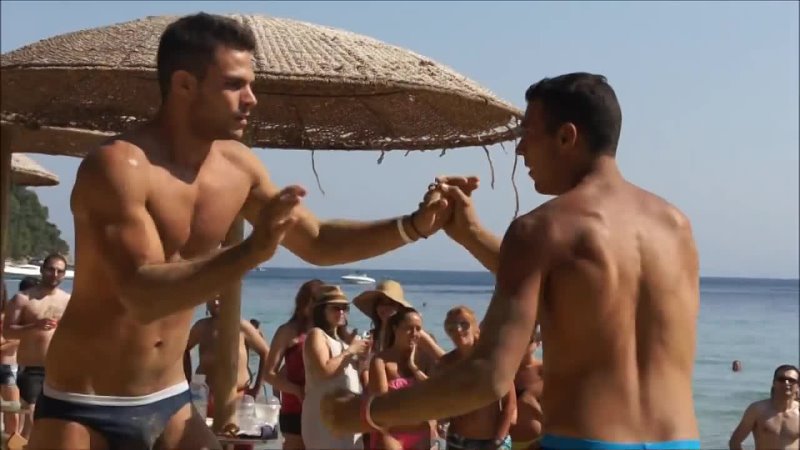 КЛАССНЫЕ ГРЕКИ НА ПЛЯЖЕ // Greek Beach Wresting 2012
