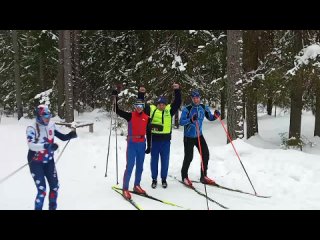 Николай Захаров вместе с Другом успешно пробежав Лыжный марафон пришли заряжать на точку 1 км !!! Красавцы!!!