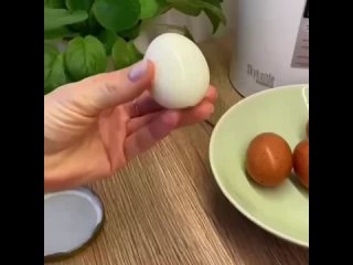 Необычный способ чистки яиц