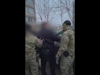 Кадры задержания командира отдельного батальона ДПС ГИБДД по Нижегородской области и его заместителя