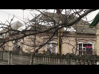 Продолжаются ремонтно-восстановительные работы в домовладениях по переулку Пролетарскому, которые пострадали в результате обстре