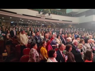 В честь девятилетней годовщины присоединения Крыма к России в музыкальном академическом театре Симферополя прогремел праздничный