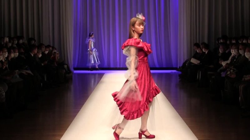 Колледж моды Аояма Показ мод 2023 в Spiral Hall