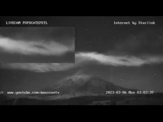 Из вулкана Попокатепетль в Мексике постоянно вылетают НЛО.