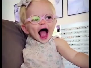 Реакция детей на очки.