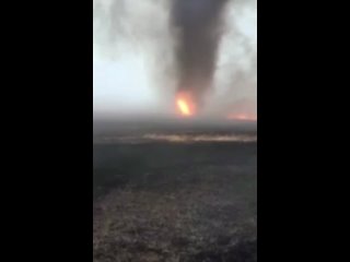 Смерч в поселке. Огненный смерч фото. Видео огненное Торнадо в Хасанском районе.