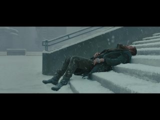 Райан Гослинг хиккует на снегу под инструментальную библиотечную тему песни древних из ниер репликант версия ...