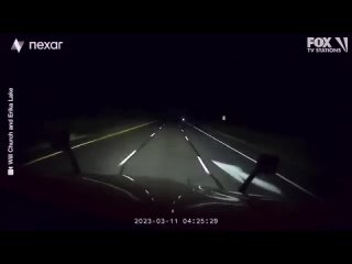 Видеорегистратор дальнобойщика заснял жуткую призрачную фигуру на шоссе в Аризоне