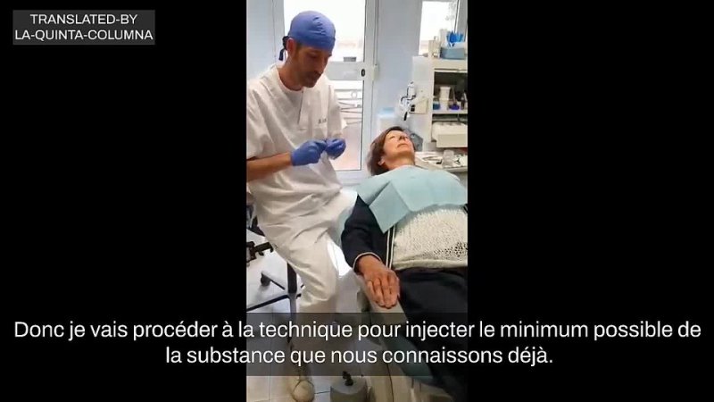 Français Un dentiste injecte de lanesthésie en utilisant la technique dépuration magnéto thermique