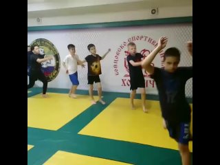 Тренировки детской группы в спортивном клубе ХОРТИЧ.mp4