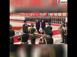 Си Цзиньпин принимает приехавшего в Пекин с официальным визитом Макрона в Доме народных собраний: Н