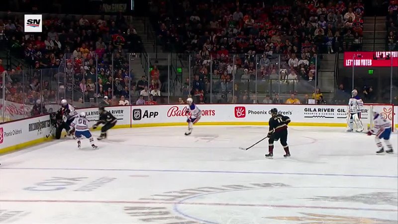 «Эдмонтон» в матче регулярного чемпионата НХЛ на выезде обыграл «Аризону» со счетом 5:4.