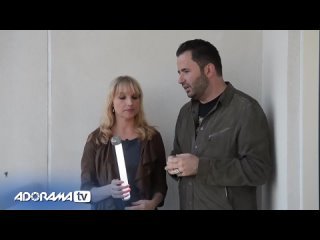 How to Bring Window Light Anywhere with Jerry Ghionis   reDefine Show with Tamara Lackey  Adorama TV