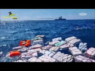 Две тонны кокаина перехватили итальянские силовики в море у Сицилии