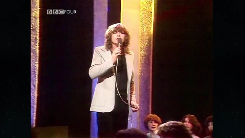 Legs  Co with John Paul Young – Love is in the Air (Top of the Pops-stereo extended version) 1978