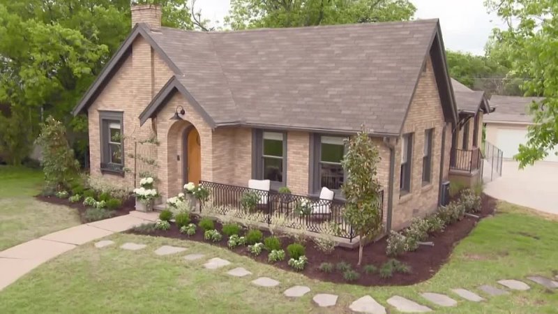 Chip And Jo Bring Back The Charming Elements Of This Historic Home Fixer Upper