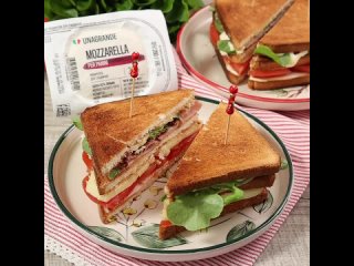 Клаб-сэндвич с моцареллой
