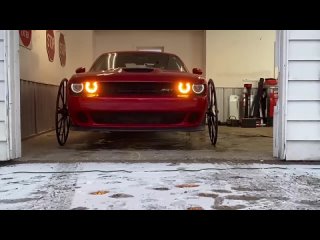 Hellcat on Horse  Buggy Wheels goes to town and does burnouts