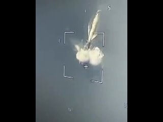 Уничтожение российским барражирующим-боеприпасом типа «Ланцет» украинского катера, который вышел по Днепру из Кривой бухты