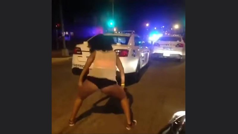 ПОД НАБЛЮДЕНИЕМ РИТМА Twerking On Police  remix