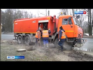 Весеннее половодье заставило костромичей выбираться из домов по досочкам и через окна