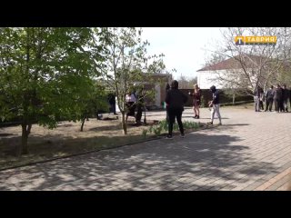 ‼️Преподаватели и ученики счастливцевской школы приняли участие в высадке деревьев в рамках акции “Сад памяти“