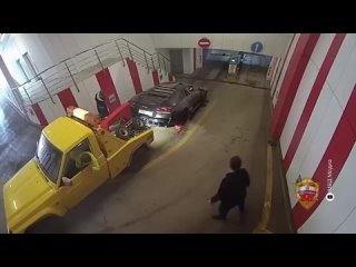 Угон Lamborghini на эвакуаторе _ В Москве эвакуаторщик украл машину за 12 миллионов рублей