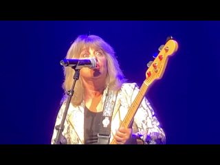 ✊🏻🇩🇰🎸Suzi Quatro i Vejle Denmark 9. september 2022 😎 The QUEEN of ROCK (720p)