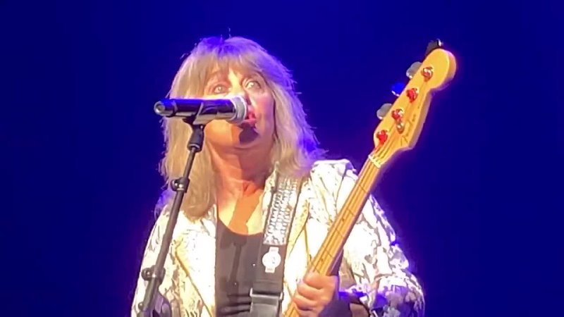 ✊🏻🇩🇰🎸Suzi Quatro i Vejle Denmark 9. september 2022 😎 The QUEEN of ROCK (720p)