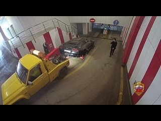 В Москве мужчина на эвакуаторе угнал Lamborghini за 12 млн рублей