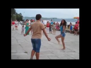Танец Шикарной девушки в Абхазии !