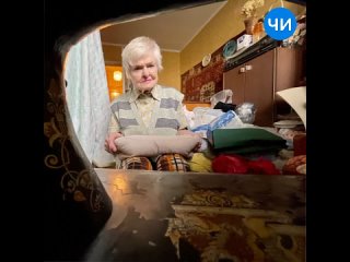 84-летняя челнинка шьет коврики для бездомных собак на 100-летней машинке