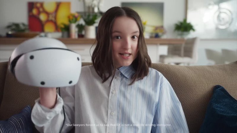 Белла Рамзи в новом рекламном ролике Play Station VR2 и Gran Turismo