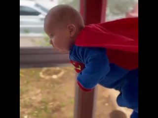 Супермен спешит на помощь 😁 #дети #мимими