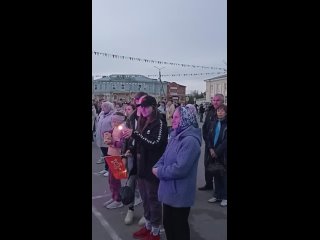 ВСТАНЕМ!..🕯️🙏 (Светлана Холмогорова, Яна Романова и “Калина красная“, г. Тотьма, День Победы  г., вечерний концерт).