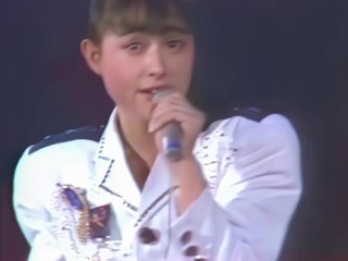 Sayuri Kokusho 国生さゆり) - あの夏のバイク  That Summer Bike. 1987 おニャン子 Sailing夢工場87LIVE 4K AI Upscaling