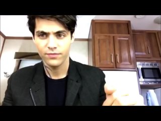 Shadowhunters: Chat LIVE w/ Matthew Daddario. #matthewtakeover (1st part that end up being deleted but without the f-slur)