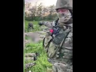 Бойцы 132-й отдельной гвардейской мотострелковой Горловской ордена Республики бригады показывают,  как нужно бить укронацистов п