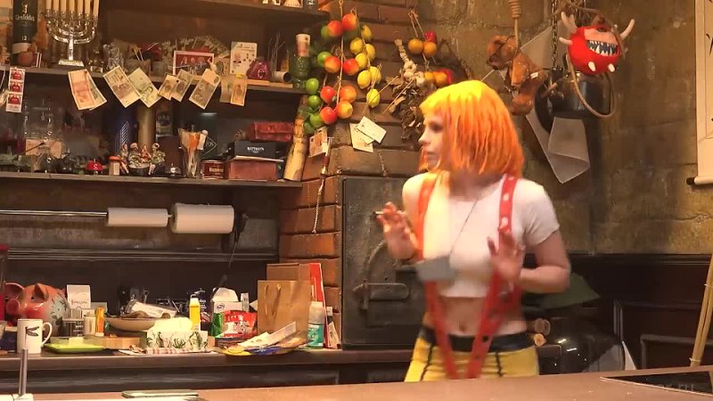 leeloo cosplay