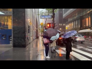 The NYC Walking Show New York City LIVE Rainy Midtown Manhattan Walking Tour _ Thunderstorms in NYC☔️(April 30, 2023)