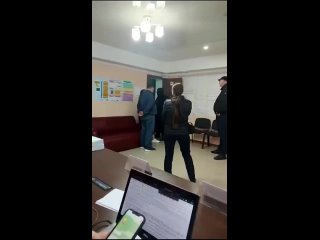 Полиция пришла в ЦИК Гагаузии и пытается изъять бюллетени, чтобы их нельзя было отправить в суд на утверждение результатов