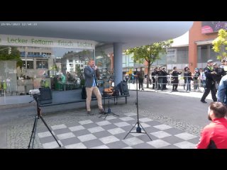 Der Volkslehrer kontert gegen die Demo zum Hausbrand am 29. Mai 1993 in Solingen (Teil 1/6)