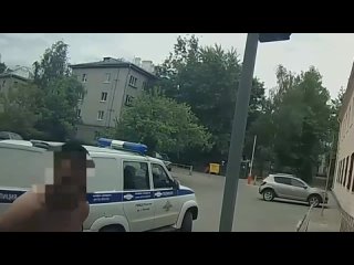 Видео задержания правонарушителя в городе Пскове